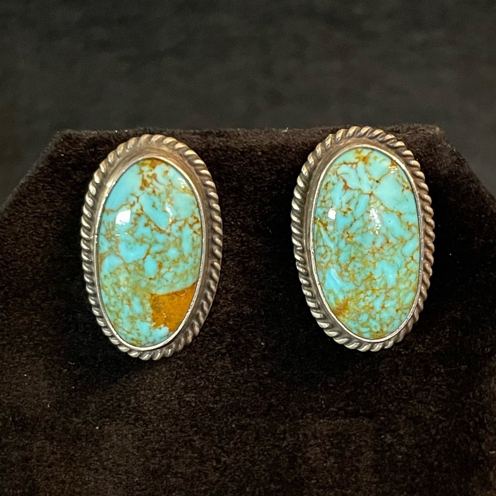 NATIVE AMERICAN KINGMAN TURQUOISE STUD EARRINGS